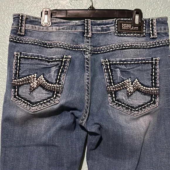 Miss Me rigged/distressed jeans women’s size 30 - Picture 4 of 6